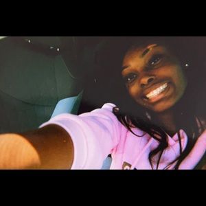 Meet your Posher, Ciara